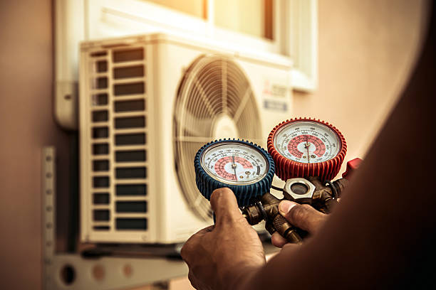 Professional Hvac technician working in Hainesport, NJ